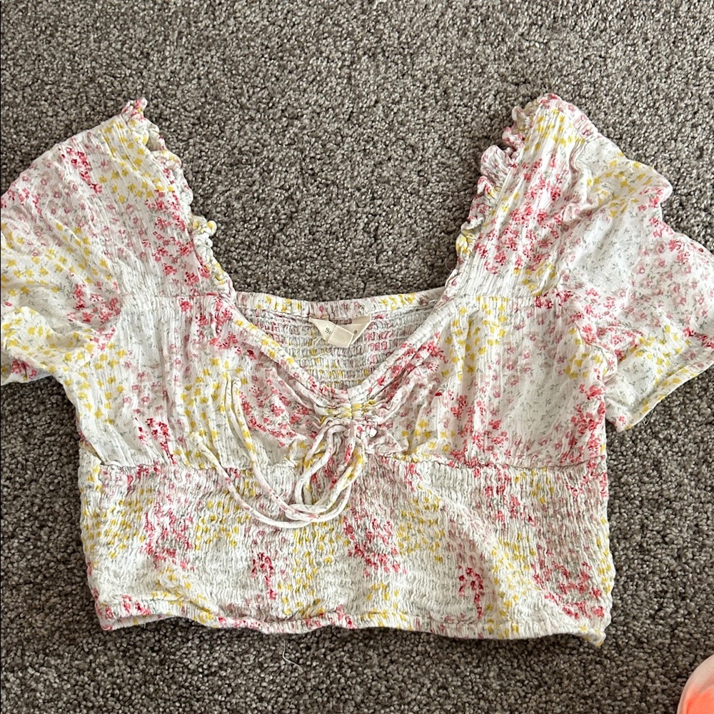 Floral Ruffle Sleeve Crop Top